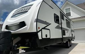 2021 Minnie Winnie with Full Size Bunks!