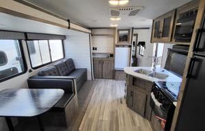 8 Person Beautiful 2023 Heartland Pioneer