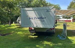 2010 Jayco Jay Feather EXP 213 (Very clean camper)