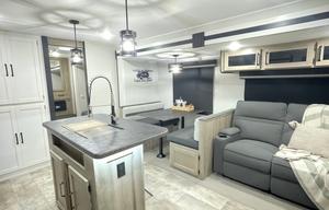2024 Palomino Puma 32BH2B RV rental photo 1