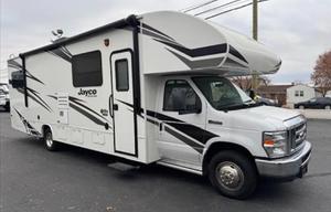10-Person Jayco Redhawk 31F Vacation