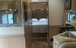 HANK - 2018 Thor Motor Coach Four Winds 11768WNW