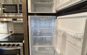 2019 Palomino Puma w Outdoor Kitchen Sleeps 10