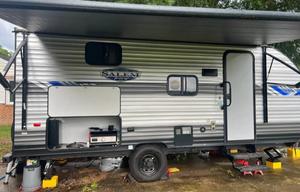 Cozy RV for the Perfect Camping Trip