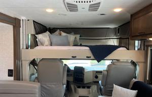 Thor Motor Coach Hurricane 34J