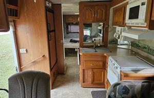 2005 Coachmen RV Leprechaun 317KS Ford 450