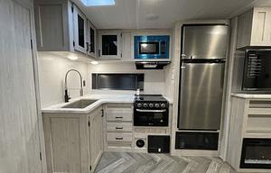 2022 East West Della Terra 312BH with bunkhouse