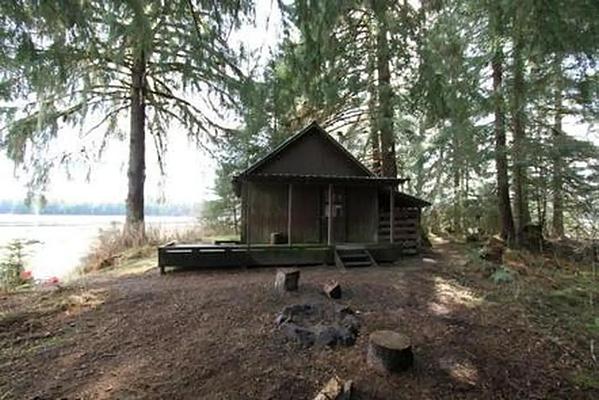 P10, Loop: AREA CASTLE FLATS CABIN