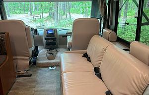 Winnebago-Superior Ride-Deluxe Living-Family Fun