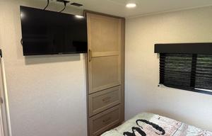 2026 Jayco Eagle SLE 28BHU RV rental photo 9