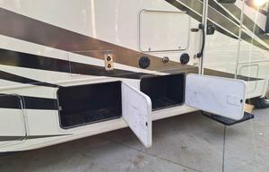 2014 Georgetown 351DSF RV rental photo 12