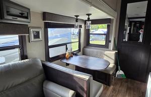 Beautiful 5th wheel bunkhouse retreat w/delivery!