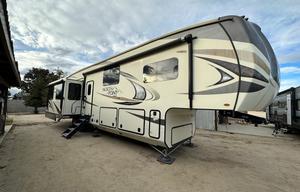 Glamping at its finest! Jayco Luxury sleeps 9!