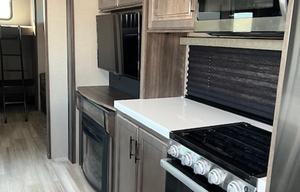 RV Rental, Delivery, & Set up