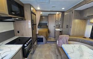The Easy Escape | Sleeps 5 | BNA Pickup Available