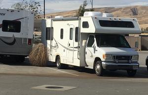 COMFORT HAVEN Class C 26’ - Sleeps 6
