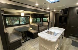 Impressive Family favorite RV! 3 slides 3 TV’s