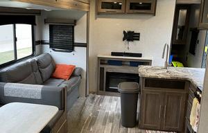 2022 CrossRoads RV Zinger ZR298BH RV rental photo 4