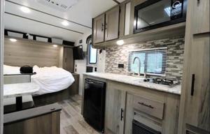 Cozy Family Bunkhouse Camper - Sleeps 5