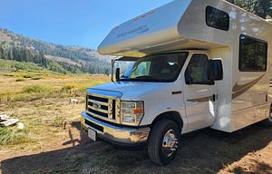 Cute Cozy Camper!