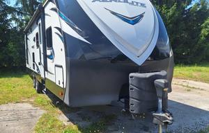 2017 Aerolite Luxury 292DBHS - UNLIMITED MILES!!