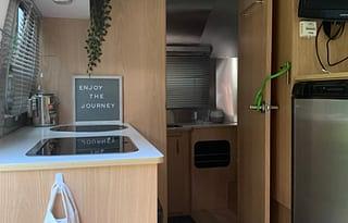 GUNNAR - 2008 Airstream Safari Sport M-17