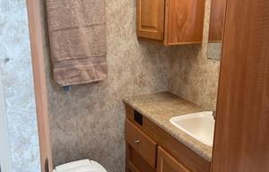 Winnebago Vista - Fully Stocked and clean!
