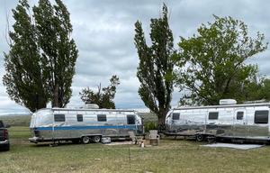 SilverStays 1990 Airstream Excella *DELIVERY ONLY*
