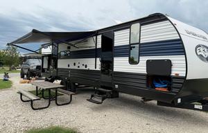 6 beds. Clean. Outdoor Living. Delivered & set-up