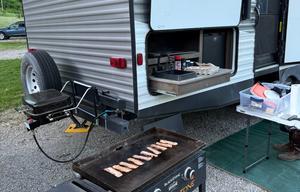 2019 Dutchmen RV Coleman Lantern Series 285BH RV rental photo 6