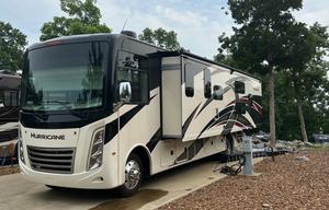 Thor Motor Coach Hurricane 34J