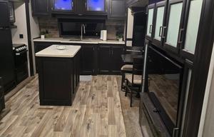 2020 Venture 333VFK Front Kitchen w/ Ent. Package
