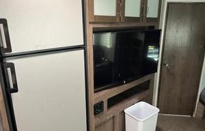 2021 Passport Queen Master, Double corner bunks