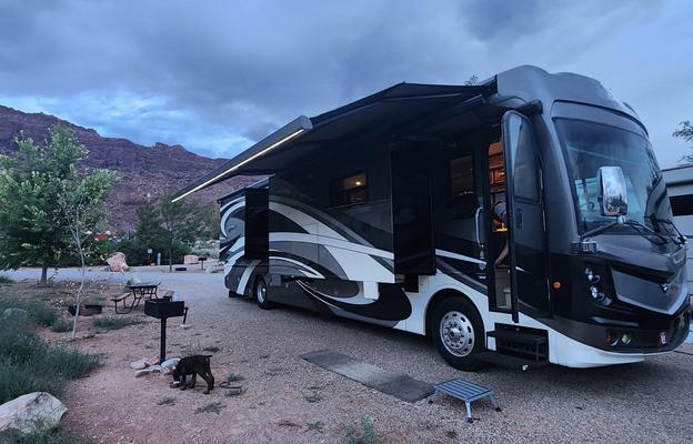 Lake Hudson Luxury Stationary RV Retreat