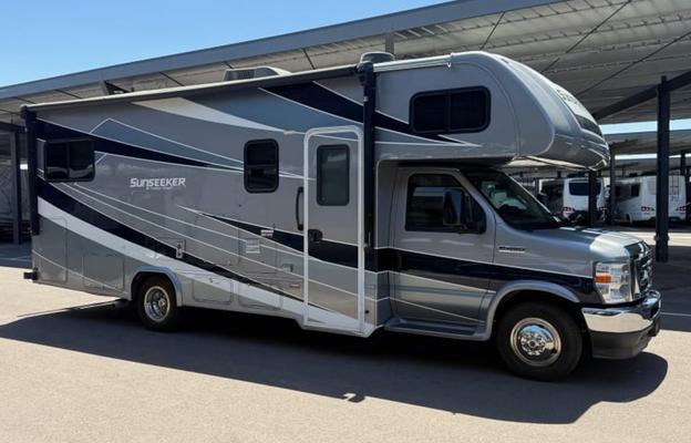 Sunseeker 2500TS seeks Campers. Private rear Queen