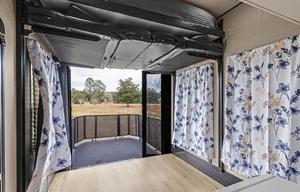 2018 Grand Design Momentum 351M ( Delivery Only)