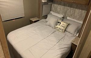 KeeJay's Wonderful Winnebago w/ dual slide-outs!
