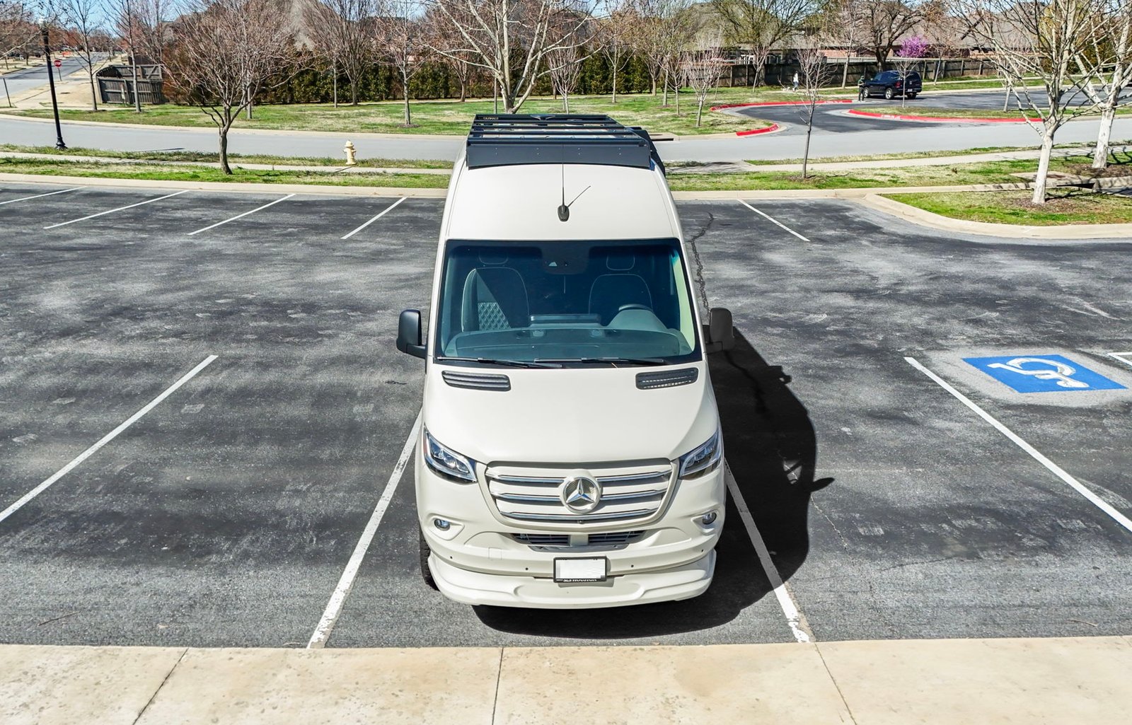 Luxury Mercedes easy park/drive, seats 8, sleeps 2