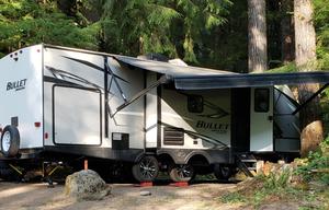 Wanderer- Inland NW Rentals'  Forest camp king!