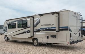 C16 *NEW* Leprechaun 8Sleeper 2 SlideOut rooms WOW