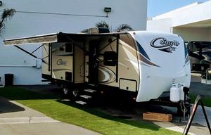 2017 Keystone Cougar Lite, Luxury Condo on Wheels!