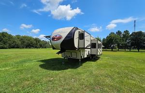2 Bedroom, 2 Bath Luxury RV