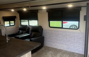 2021 Coachmen Apex Ultra-lite 293RLDS