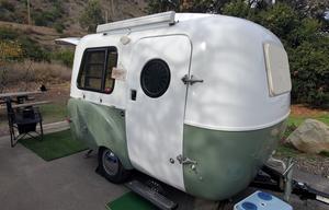 Easy to Tow Vintage Trailer (Happier Camper HC1)