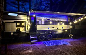 Large RV w Bunk House & Outdoor Kitchen & Grill