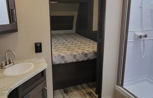 Dual-Suite Retreat Family Bunkhouse 32' Transcend