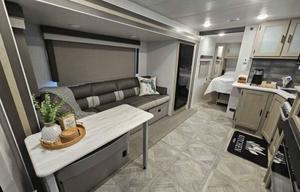 WANDERWHEELS RV ON THE ROAD
