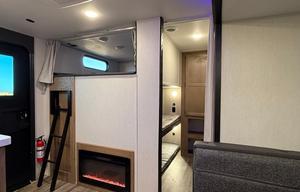 6 beds. Clean. Outdoor Living. Delivered & set-up