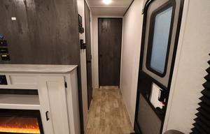 2023 Keystone RV Hideout 28RKS RV rental photo 15