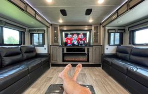 Hannah's Montana - 2021 Keystone RV Montana 3761FL